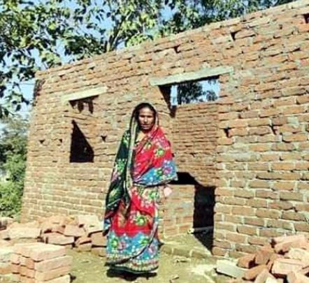 সরকারি ঘর পাচ্ছে না ৪৬০ গৃহহীন পরিবার