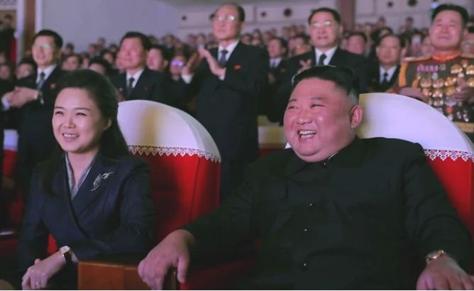 এক বছরের বেশি সময় পর প্রকাশ্যে কিমের স্ত্রী