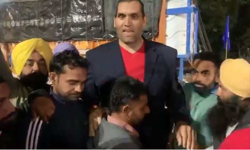 ভারতের কৃষকদের পাশে দাঁড়ালেন 'দ্য গ্রেট খালি' ভারতের কৃষকদের পাশে দাঁড়ালেন 'দ্য গ্রেট খালি'