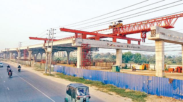 এলিভেটেড এক্সপ্রেস ওয়ের গার্ডার ধসে আহত ৩ 