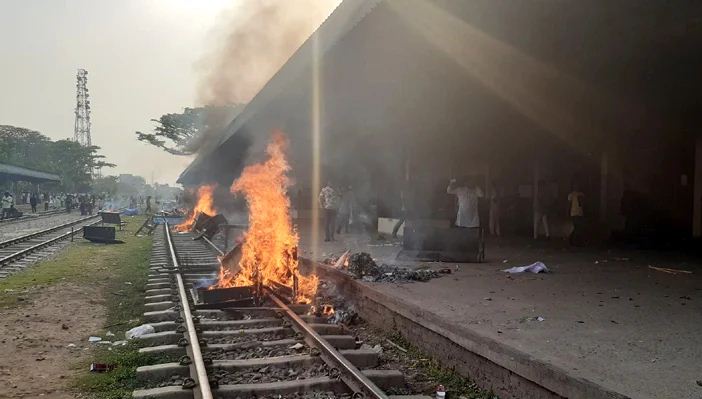 ব্রাহ্মণবাড়িয়ায় পুলিশ-বিজিবির সঙ্গে সংঘর্ষে ৩ বিক্ষোভকারী নিহত