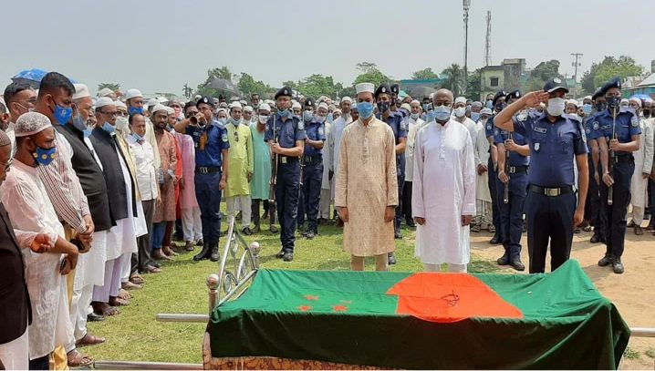 বীর মুক্তিযোদ্ধা নুরুল ইসলামকে রাষ্ট্রীয় মর্যাদায় দাফন বীর মুক্তিযোদ্ধা নুরুল ইসলামকে রাষ্ট্রীয় মর্যাদায় দাফন