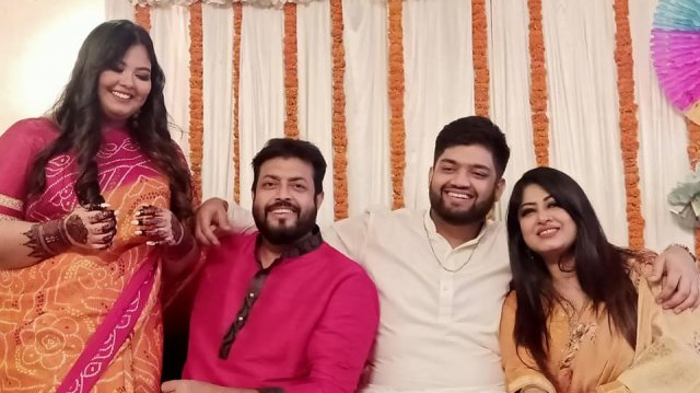 করোনার ফলাফল: পজিটিভ মৌসুমী নেগেটিভ সানী করোনার ফলাফল: পজিটিভ মৌসুমী নেগেটিভ সানী