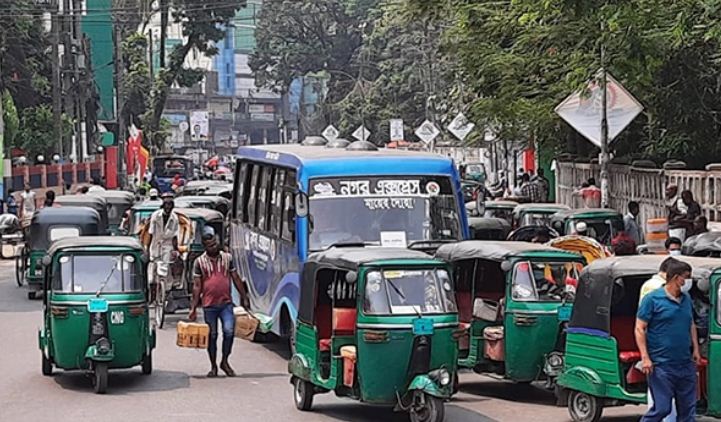 সিলেটে চলছে গণপরিবহন