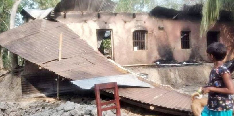 আগুনে পুড়ল বাড়ি, প্রাণ গেল শিক্ষার্থীর আগুনে পুড়ল বাড়ি, প্রাণ গেল শিক্ষার্থীর