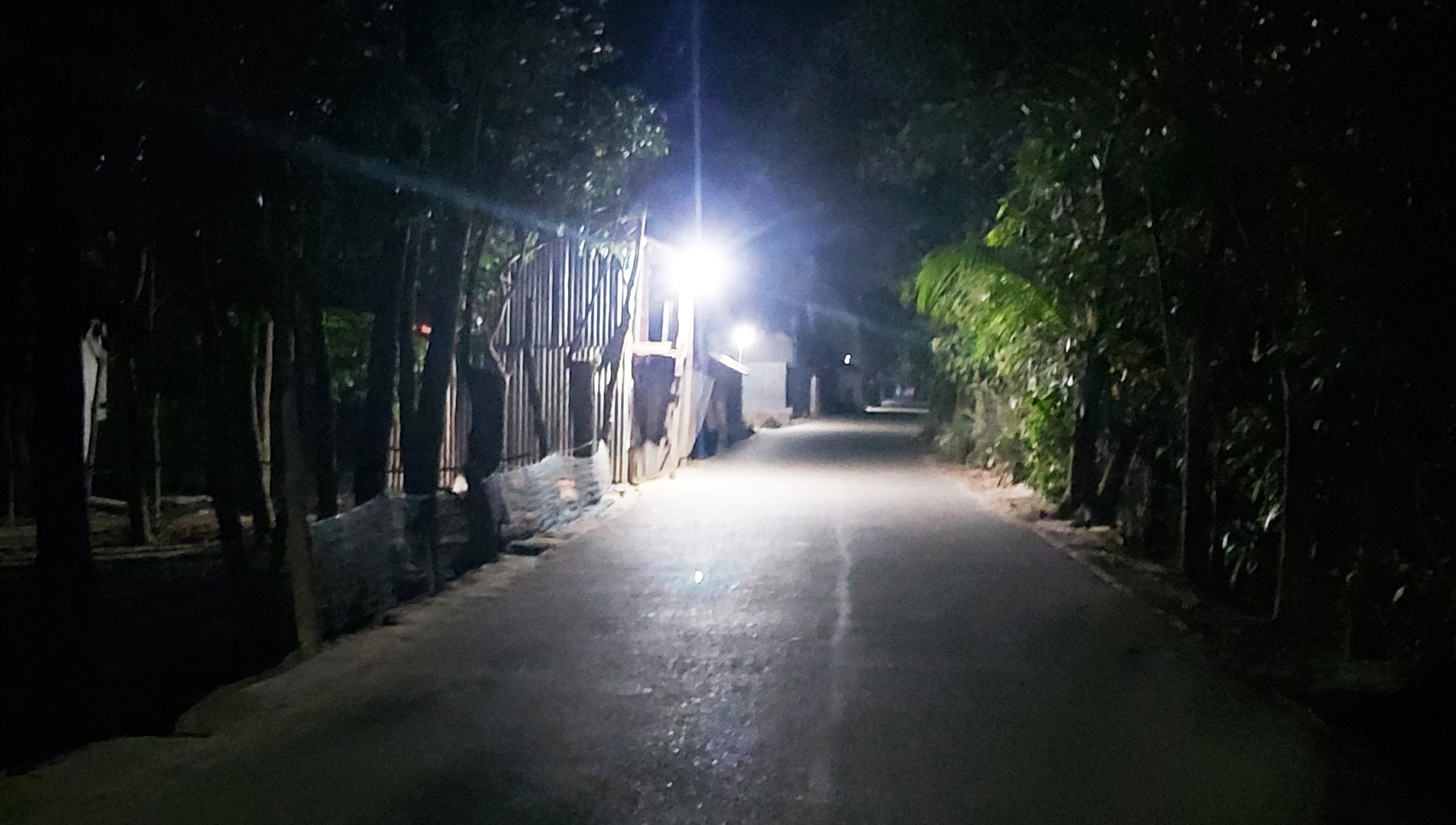 মুরাদনগরে স্বেচ্ছাসেবী সংগঠনের উদ্যোগে রাস্তায় বৈদ্যুতিক লাইট স্থাপন মুরাদনগরে স্বেচ্ছাসেবী সংগঠনের উদ্যোগে রাস্তায় বৈদ্যুতিক লাইট স্থাপন
