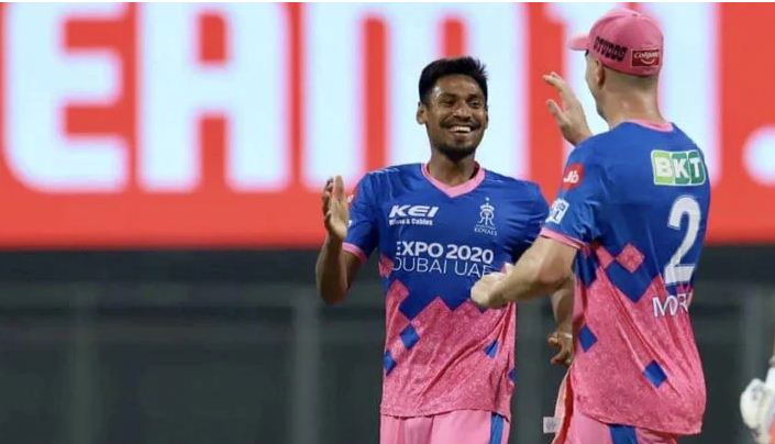 প্রথম ওভারেই উইকেট পেলেন মোস্তাফিজ প্রথম ওভারেই উইকেট পেলেন মোস্তাফিজ