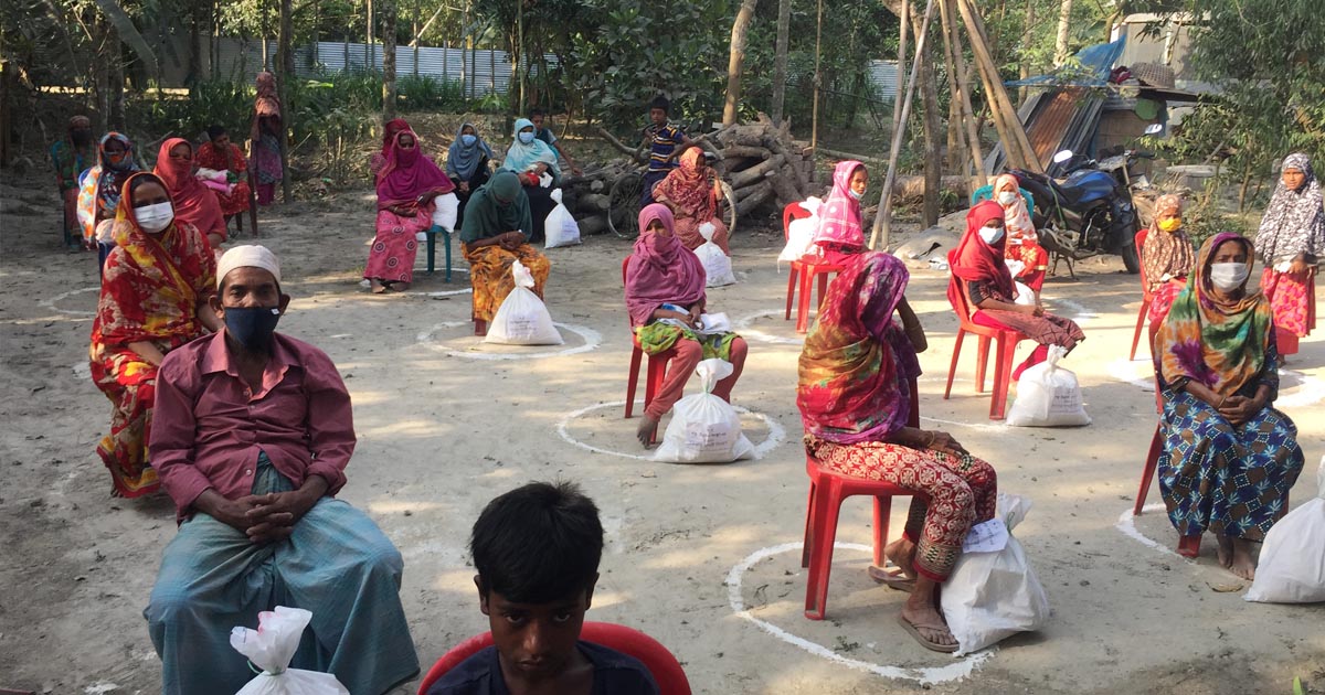 দেবীদ্বারে বন্ধু উন্নয়ন সংস্থার ইফতার সামগ্রী পেল ১৫০ দুস্থ পরিবার দেবীদ্বারে বন্ধু উন্নয়ন সংস্থার ইফতার সামগ্রী পেল ১৫০ দুস্থ পরিবার
