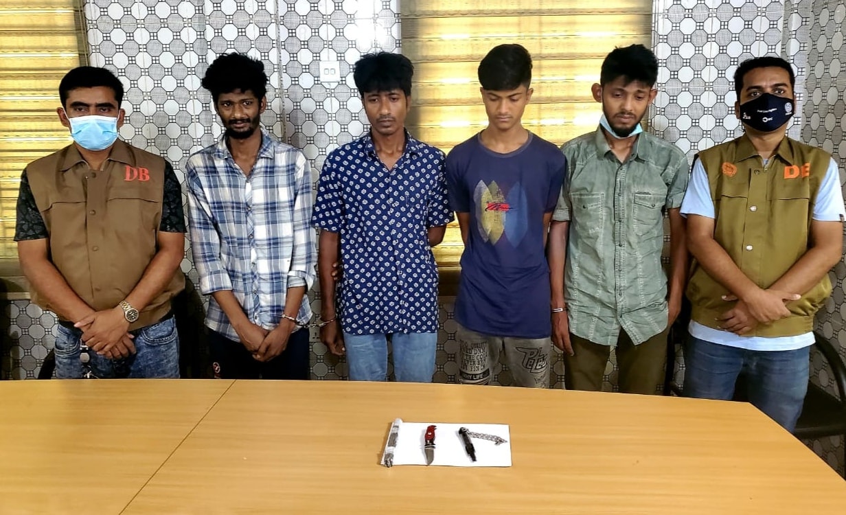 চকবাজার, বউ বাজার ও গয়ামবাগিচায় ছিনতাই চক্রের ৪ সদস্য গ্রেফতার চকবাজার, বউ বাজার ও গয়ামবাগিচায় ছিনতাই চক্রের ৪ সদস্য গ্রেফতার