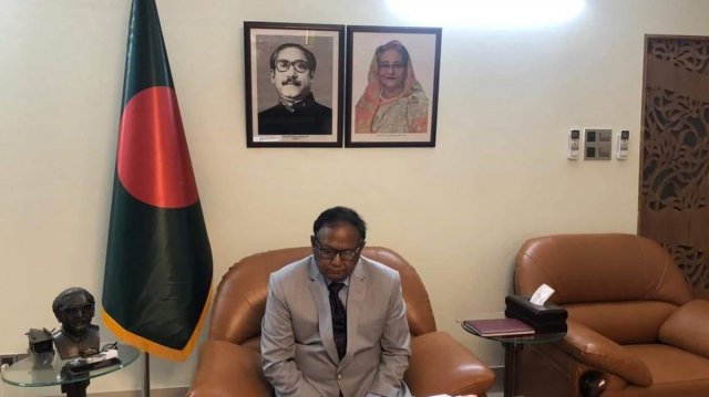 দক্ষ গ্র্যাজুয়েটদের কাজের সুযোগ দিতে হবে: বাণিজ্যমন্ত্রী দক্ষ গ্র্যাজুয়েটদের কাজের সুযোগ দিতে হবে: বাণিজ্যমন্ত্রী