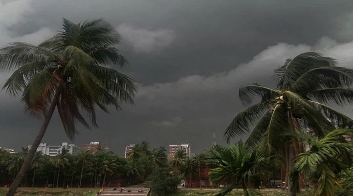 আজ কালবৈশাখীর সঙ্গে শিলাবৃষ্টি হতে পারে আজ কালবৈশাখীর সঙ্গে শিলাবৃষ্টি হতে পারে