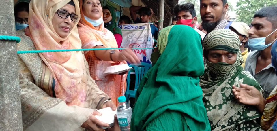 দেবীদ্বারে ডা. ফেরদৌস খন্দকারের সহযোগিতায় ষষ্ঠ দিনেও ২০০ শ্রমজীবীর ইফতার বিতরণ দেবীদ্বারে ডা. ফেরদৌস খন্দকারের সহযোগিতায় ষষ্ঠ দিনেও ২০০ শ্রমজীবীর ইফতার বিতরণ