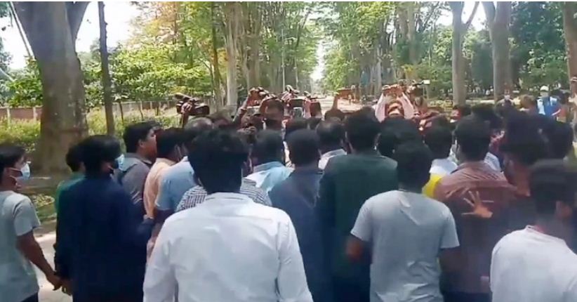 রাবিতে নিয়োগ নিয়ে ছাত্রলীগের দুই পক্ষে সংঘর্ষ রাবিতে নিয়োগ নিয়ে ছাত্রলীগের দুই পক্ষে সংঘর্ষ