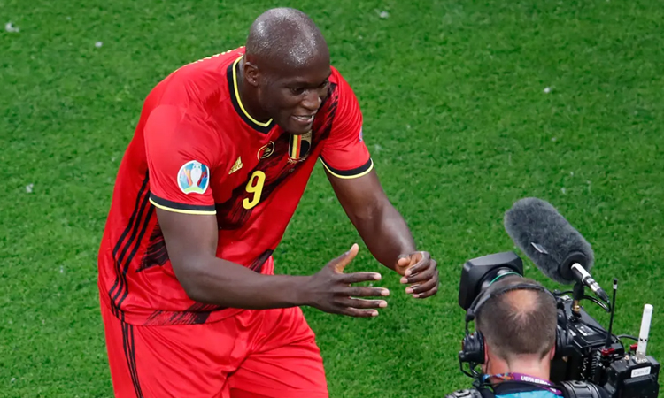 লুকাকুর দাপটে বেলজিয়ামের বড় জয় লুকাকুর দাপটে বেলজিয়ামের বড় জয়