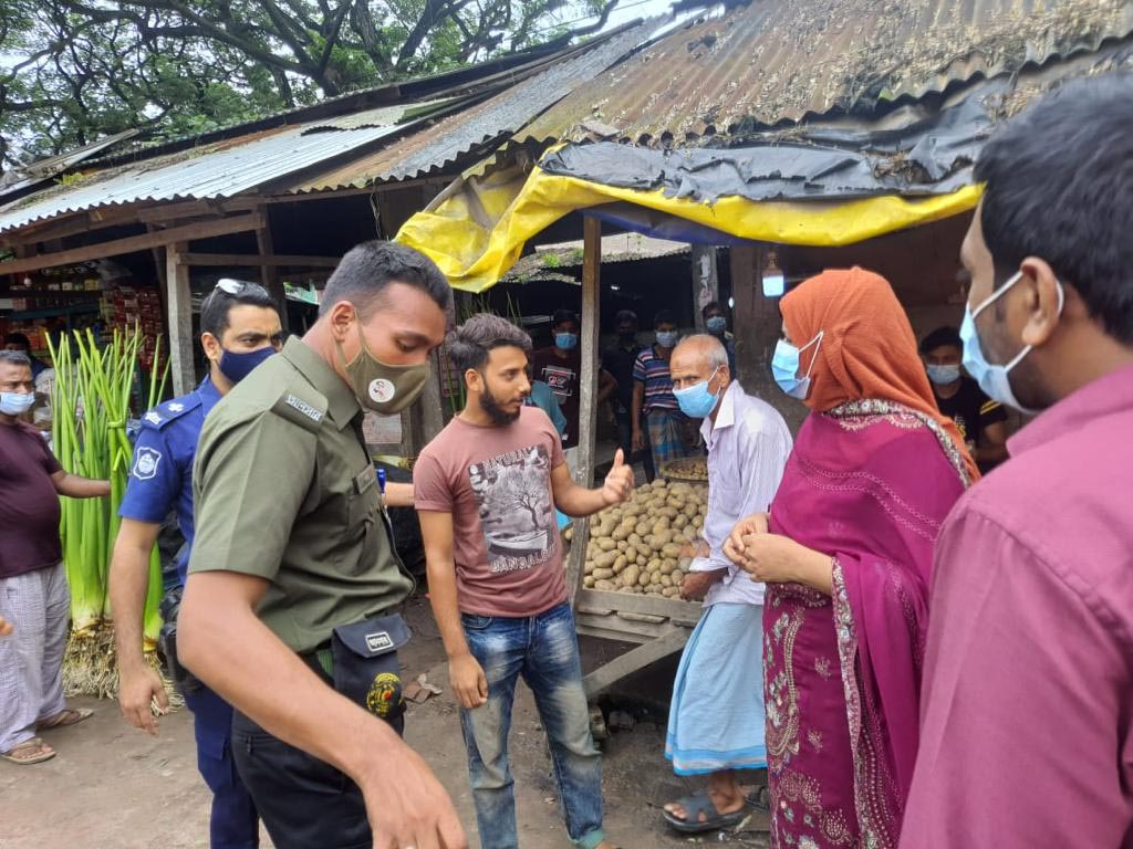 চান্দিনায় ‘কঠোর লকডাউন’ বাস্তবায়নে সক্রিয় প্রশাসন