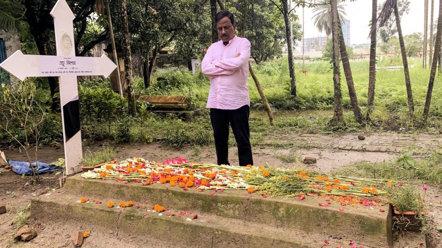 বন্ধু যেখানে থাকো ভালো থেকো: হানিফ সংকেত