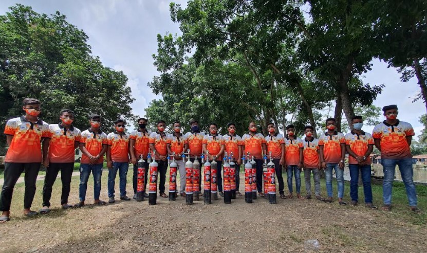 ফোন করলেই পৌছে যাবে হ্যালো স্বেচ্ছাসেবকলীগের বিনামূল্যের অক্সিজেন সেবা