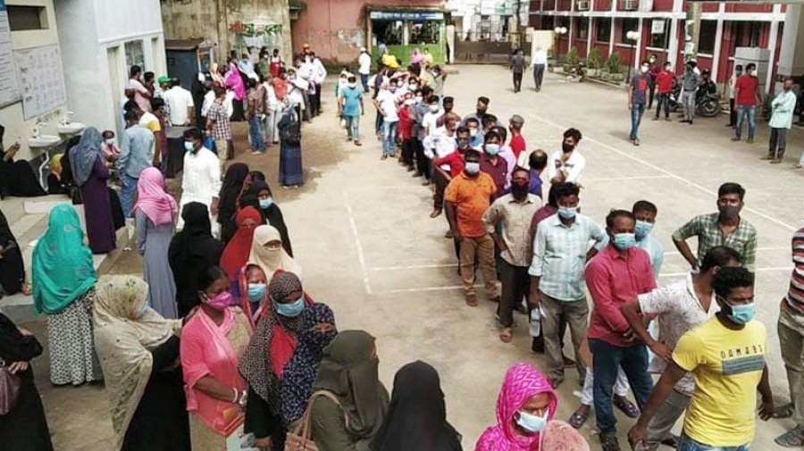 ব্রাহ্মণবাড়িয়ায় নমুনা দিতে লাইনে দাঁড়িয়ে একজনের মৃত্যু