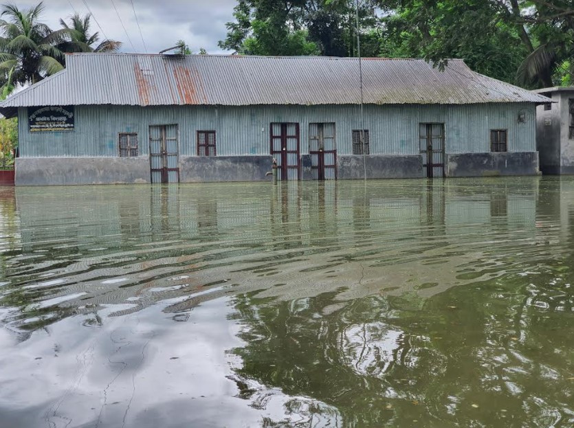 দেবিদ্বারে স্কুলমাঠে জলাবদ্ধতা! 