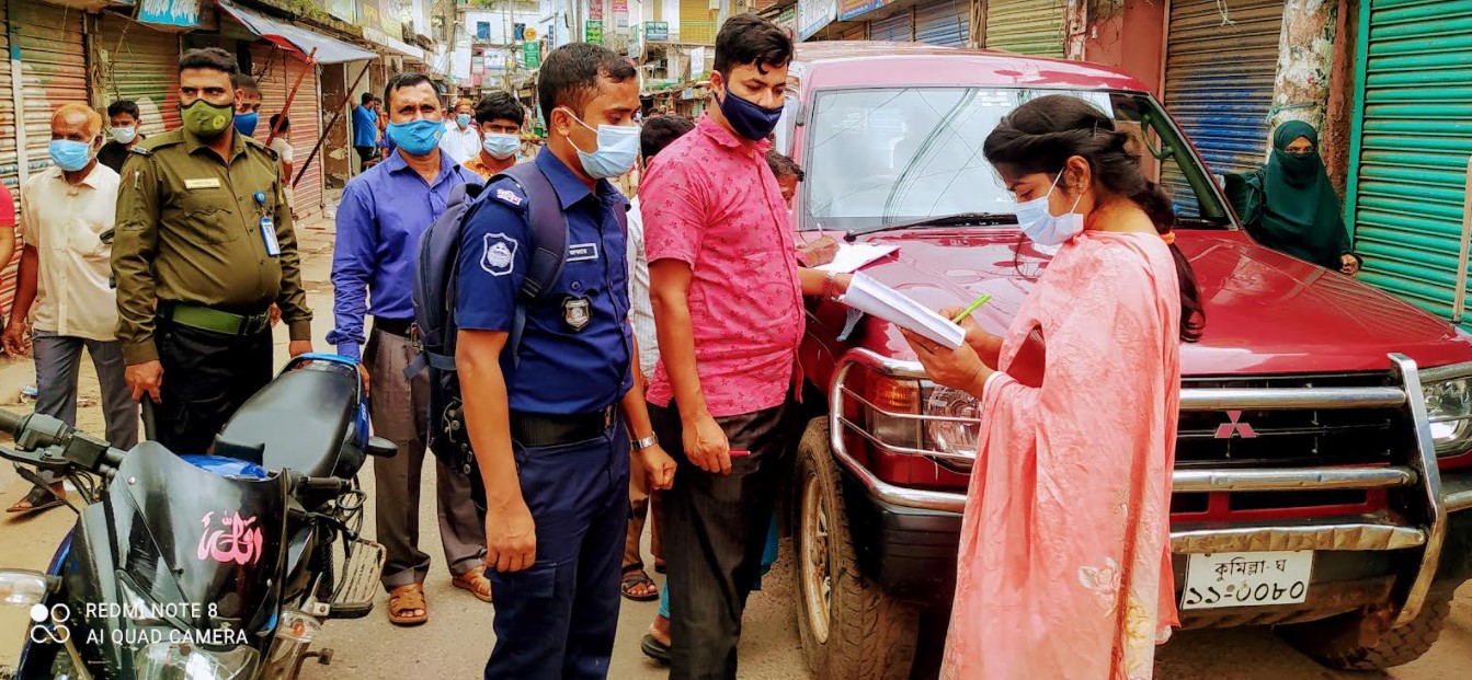 লকডাউন পালন করতে অবিরাম কাজ করছে সেনাবাহিনী ও বুড়িচং উপজেলা প্রশাসন 