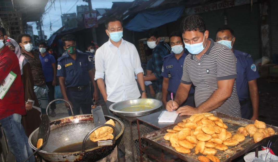 দেবীদ্বারে রাতেও ভ্রাম্যমান আদালতের অভিযান