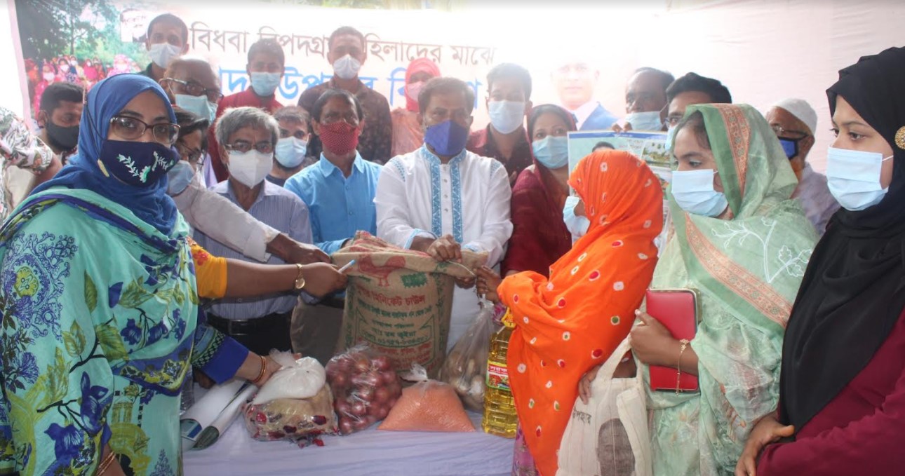 দেবীদ্বারে বিধবা বিপদগ্রস্তদের মাঝে ১মাসের খাদ্যসামগ্রী উপহার