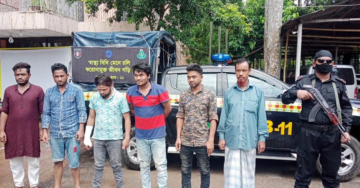 কুমিল্লায় বিপুল পরিমাণ ইয়াবাসহ ৬ মাদক কারবারী গ্রেফতার