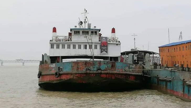 পদ্মা সেতুকে ধাক্কা দেওয়া ফেরি কাকলীর মাস্টার ও হুইল সুকানী বরখাস্ত