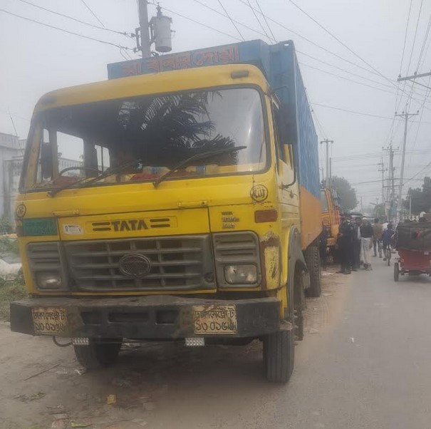 কুমিল্লায় র্যাবের অভিযানে গ্রেপ্তার ৩ কুমিল্লায় র্যাবের অভিযানে গ্রেপ্তার ৩
