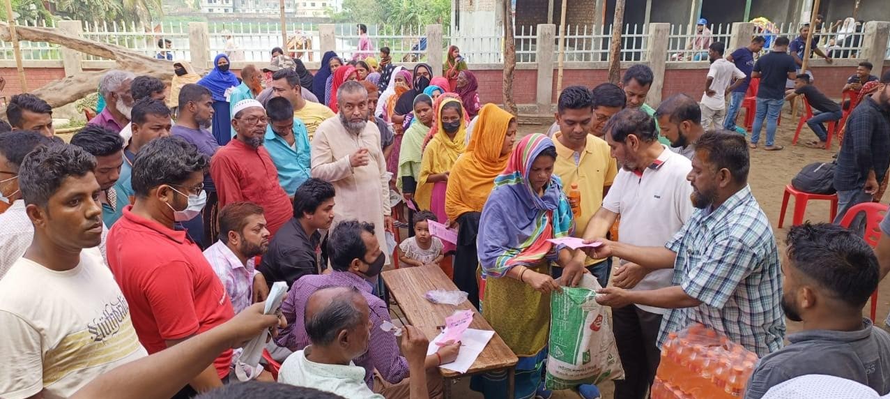 অভিযোগের পর নিরপেক্ষ স্থানে নেয়া হলো বুথ,কার্ডধারী সবাই কিনতে পেরেছেন পণ্য