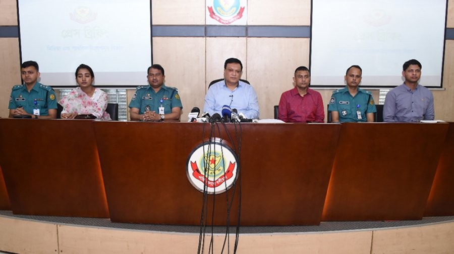 মোবাইল ফোন চুরির অভিযোগে ৮ জন গ্রেফতার