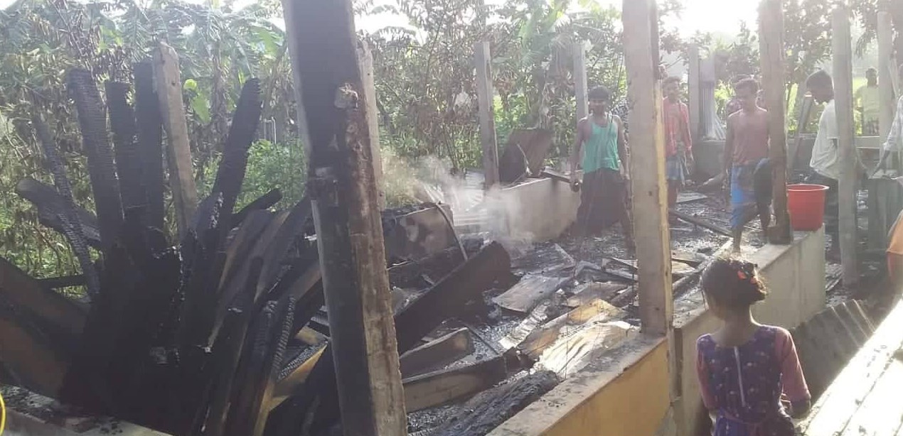 চৌদ্দগ্রামে আগুনে দুইটি দোকান পুড়ে ছাই