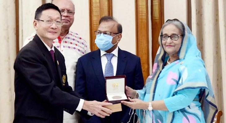 ‘পল্লী উন্নয়ন’ পদক পেলেন প্রধানমন্ত্রী শেখ হাসিনা