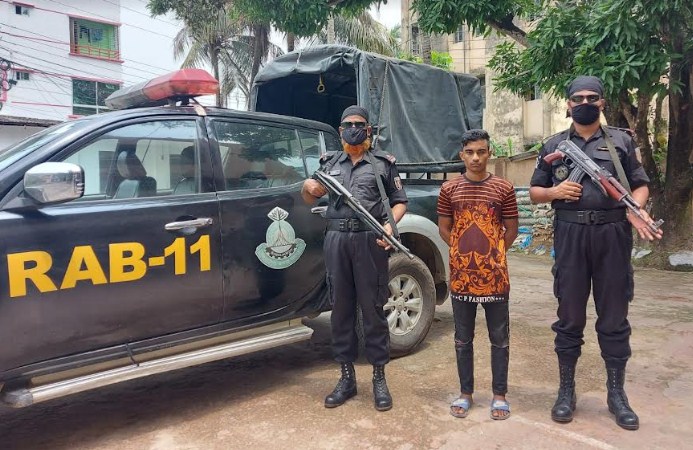 কুমিল্লায় ৯৬ বোতল ফেন্সিডিলসহ এক মাদক কারবারি আটক 