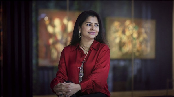 ব্রিটিশ রানির ‘এমবিই’ খেতাব পেলেন নাদিয়া ব্রিটিশ রানির ‘এমবিই’ খেতাব পেলেন নাদিয়া