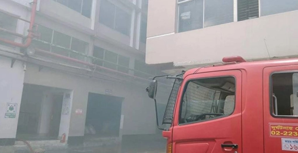 এক পোশাক কারখানায় ১৫ দিনে তিনবার অগ্নিকাণ্ড এক পোশাক কারখানায় ১৫ দিনে তিনবার অগ্নিকাণ্ড