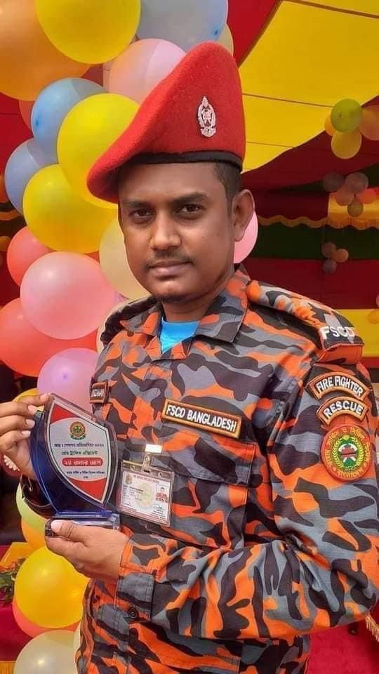 চট্টগ্রামে ডিপোতে অগ্নিকান্ড॥ ফায়ার কর্মী কুমিল্লার মনির নিহত। 