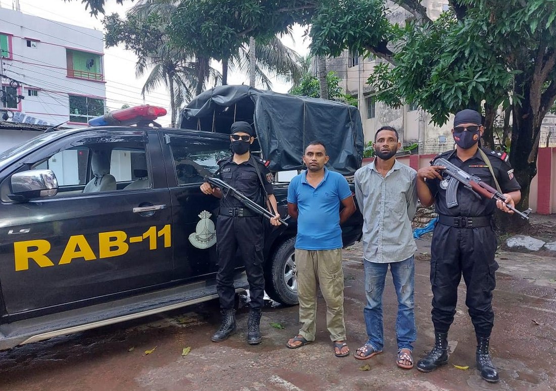 কুমিল্লায় গাঁজাসহ দুই মাদক ব্যবসায়ী আটক