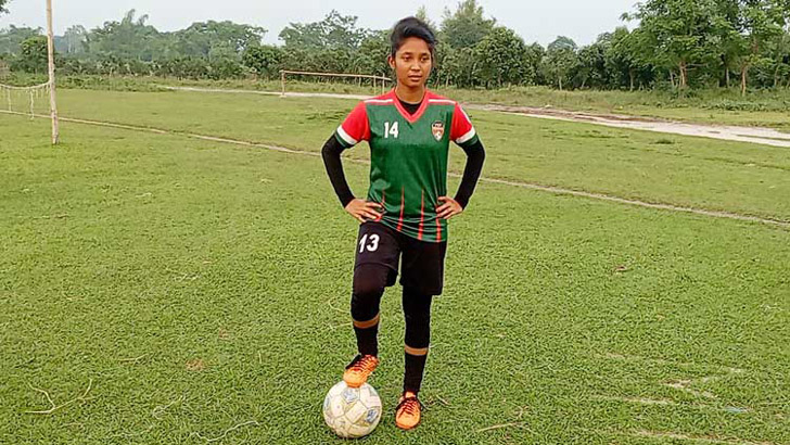 প্রশিক্ষণ নিতে পর্তুগালে যাচ্ছেন ফুটবলকন্যা কাকলী