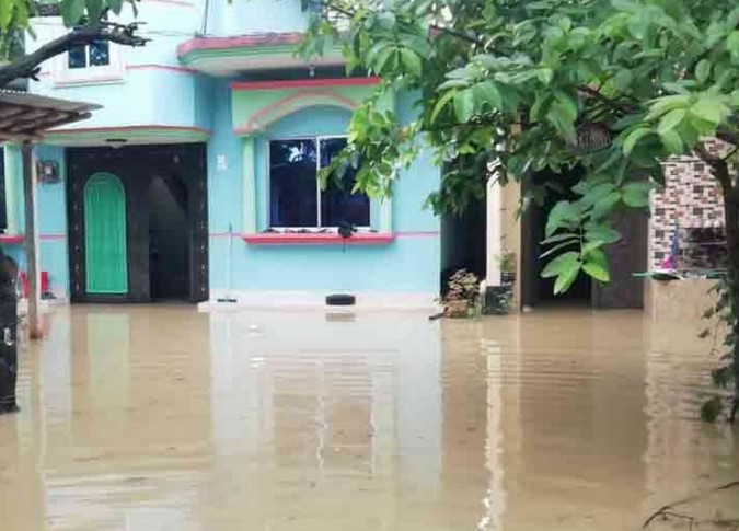 চট্টগ্রামে বাসায় হাঁটুপানি, বিদ্যুৎস্পৃষ্টে ২ জনের মৃত্যু