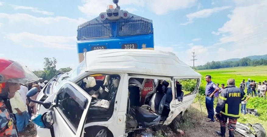 মিরসরাইয়ের ট্রেন দুর্ঘটনা হাইকোর্টের নজরে, রিটের পরামর্শ