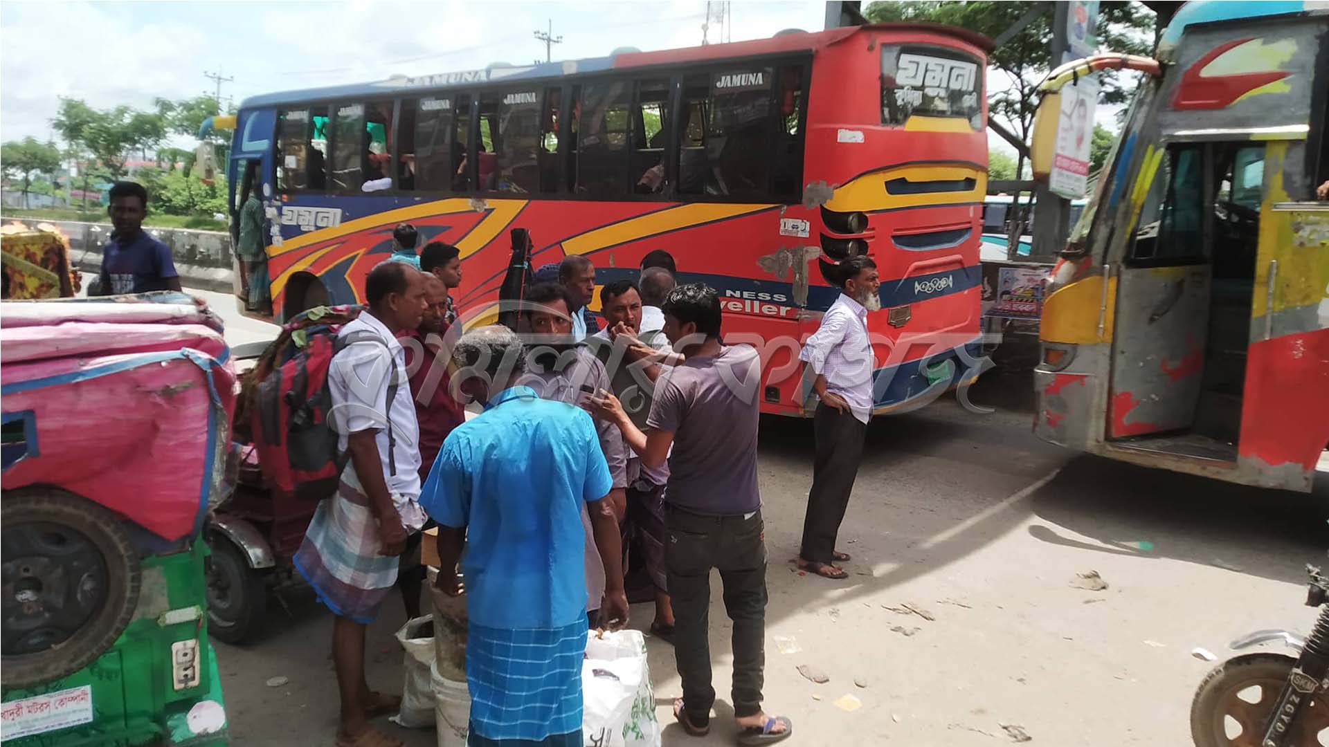 বাসের ভাড়া বেশি, ঢাকা-চট্রগ্রাম মহাসড়কে যাত্রী পরিবহন কম