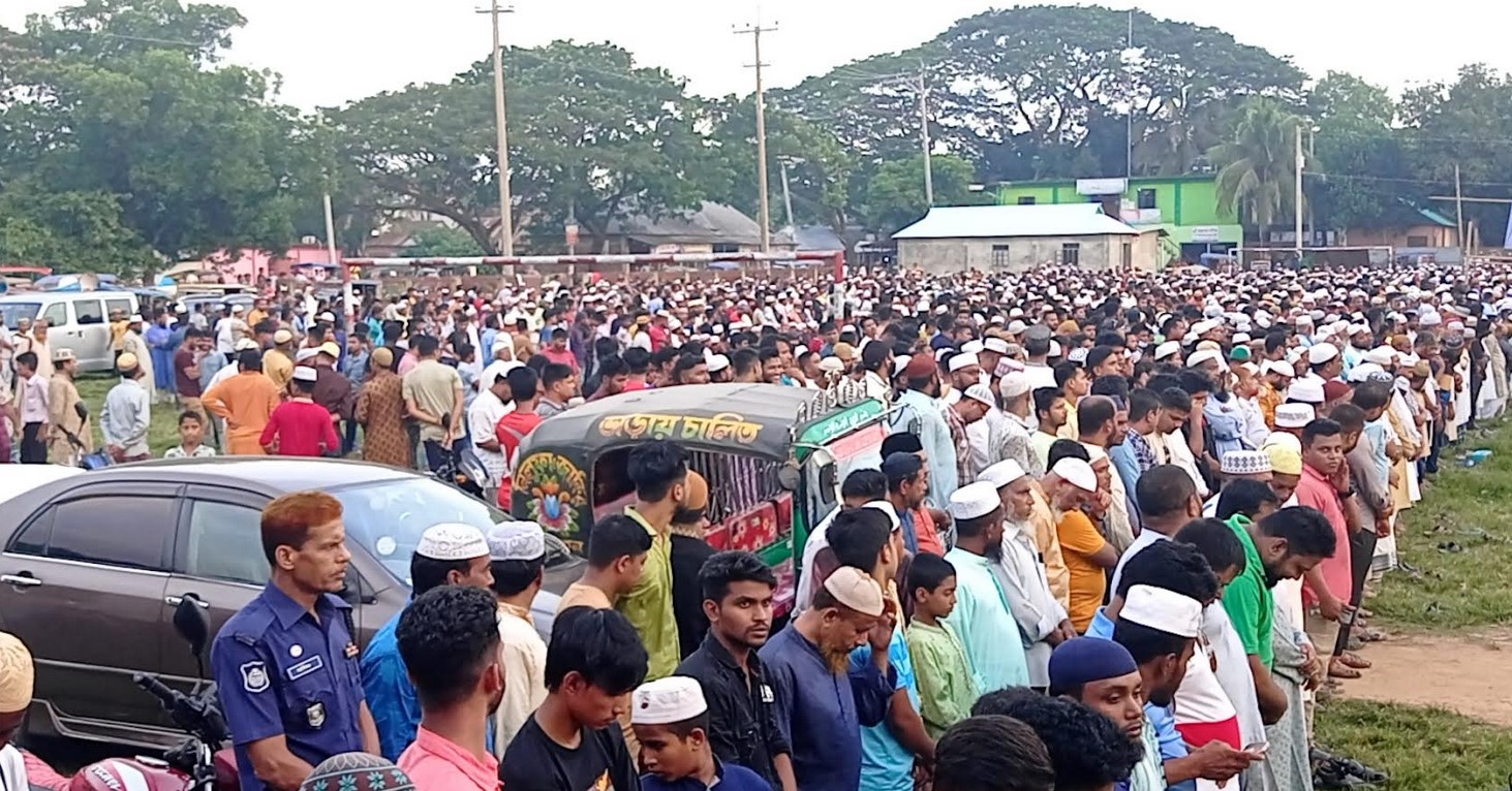 ব্রাহ্মণপাড়া উপজেলা আওয়ামী লীগের সাংগঠনিক সম্পাদক নান্নুর জানাজায় মানুষের ঢল