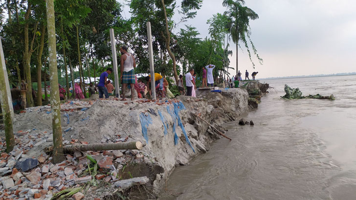 তিন দিনে মানচিত্র থেকে হারিয়ে গেল ৩ গ্রাম