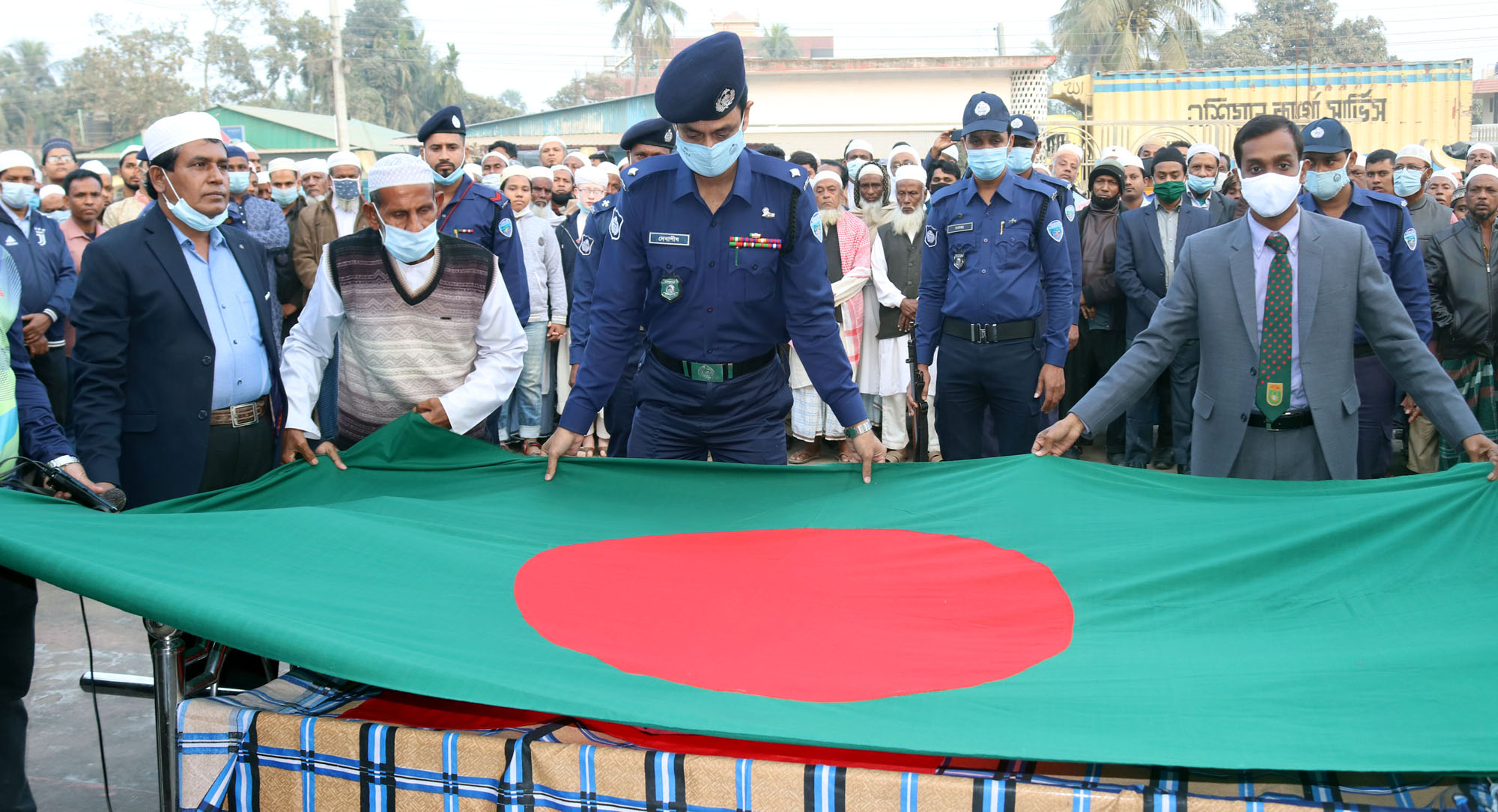 অগণিত মানুষের শ্রদ্ধা ও ভালবাসায় ভাষা সৈনিক আলী তাহের মজুমদার সমাহিত