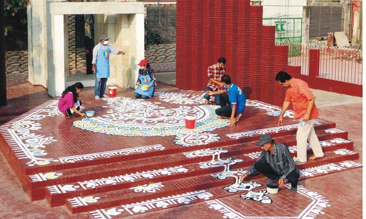 সূর্যসন্তানদের শ্রদ্ধা জানাতে রঙিন হচ্ছে কুমিল্লা শহীদ মিনার