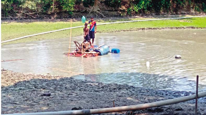 খেলার মাঠে ড্রেজার বসিয়ে মাটি বিক্রির অভিযোগ