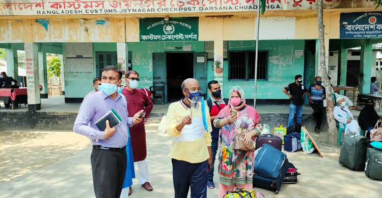 দর্শনা চেকপোস্ট দিয়ে ফিরলেন আরও ২৪ বাংলাদেশি