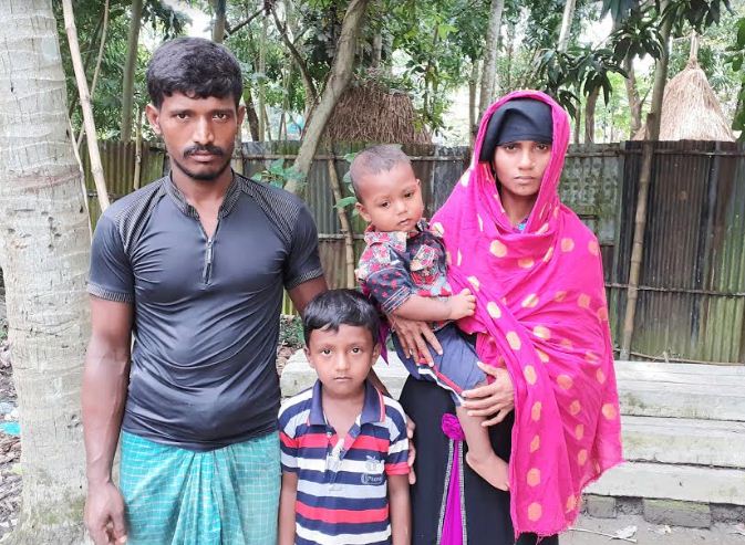 একটি ঘরের জন্য তিন বছর ধরে ঘুরছেন দিনমজুর খালেক