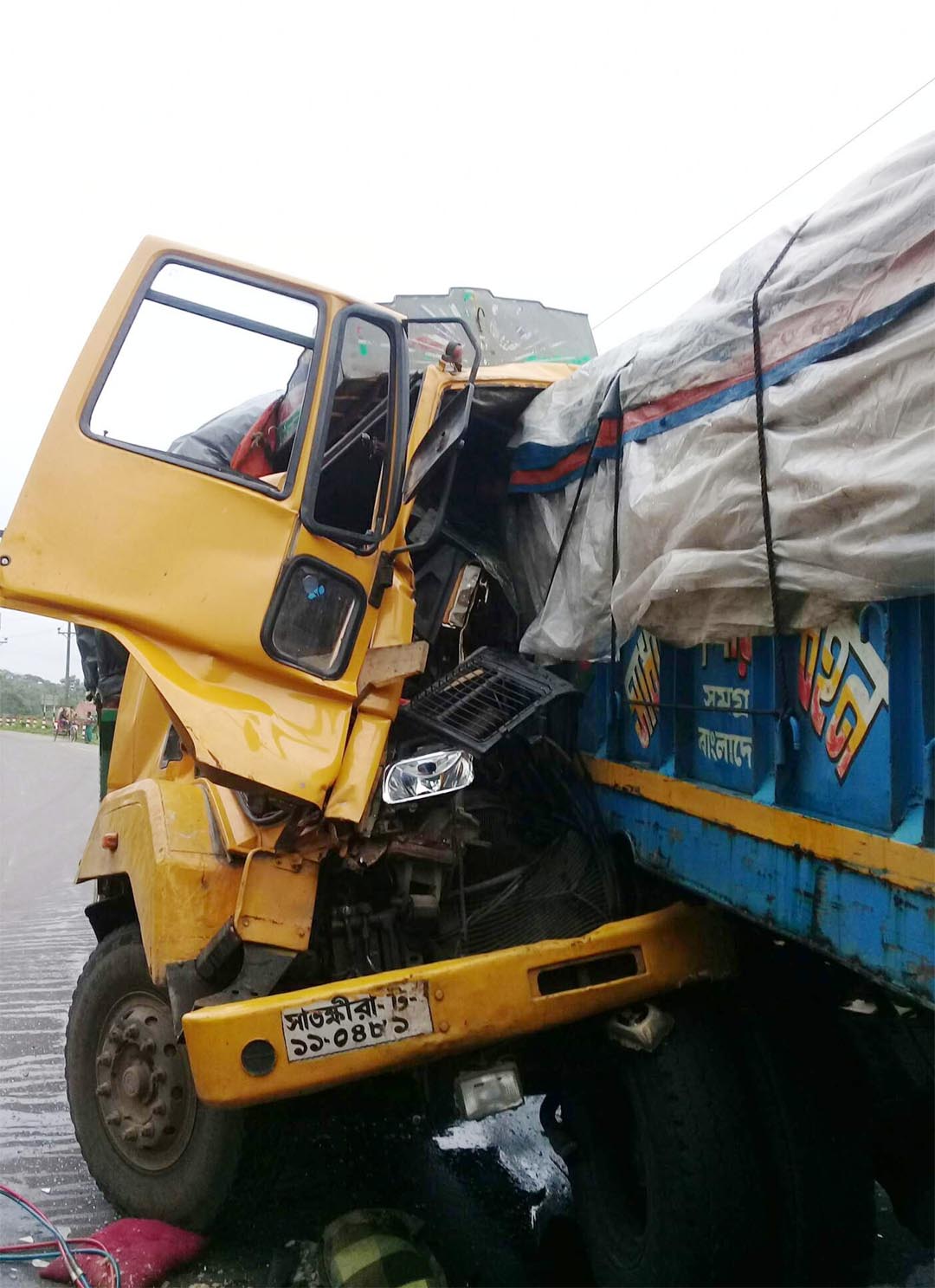 চালক পিতার হাতেই প্রাণ গেলো হেলপার পুত্রের